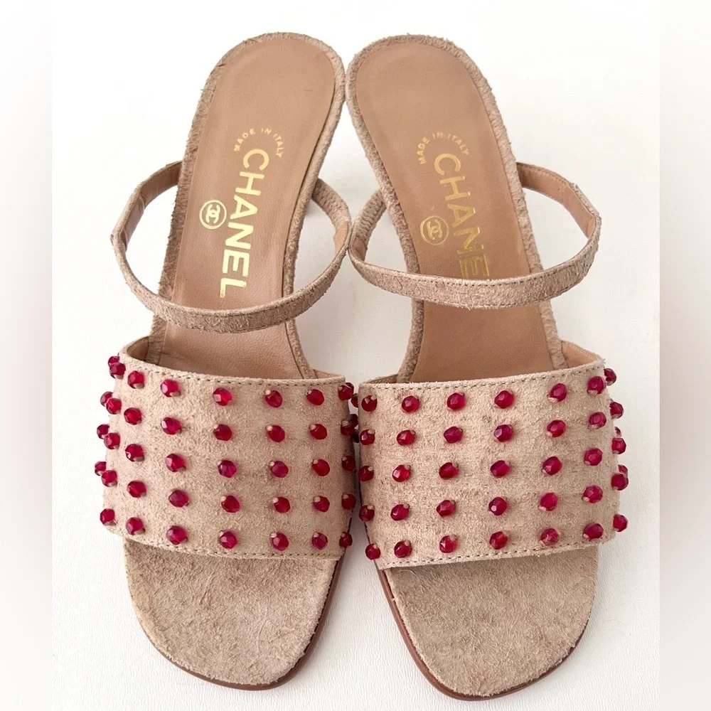 CHANEL | Vintage Y2K Tan Suede Red Embellished Mule Lucite Kitten Heel Sandal